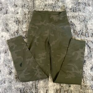 Ptula stealth (?) legging 24”